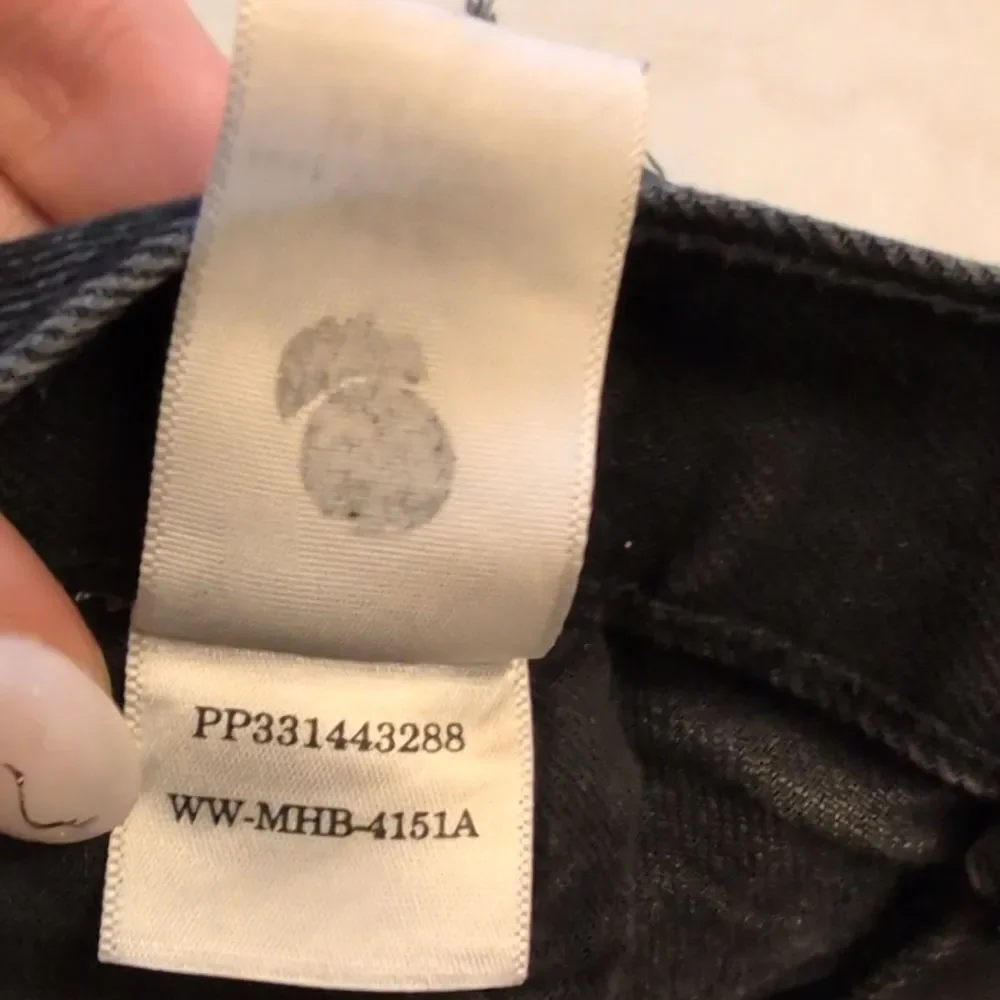 Everlane The Cheeky Short Black Rough Hem Distressed Shorty Shorts Size 31
